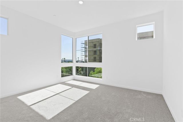 960 N Tangent Privado 305, Ontario, CA 91764
