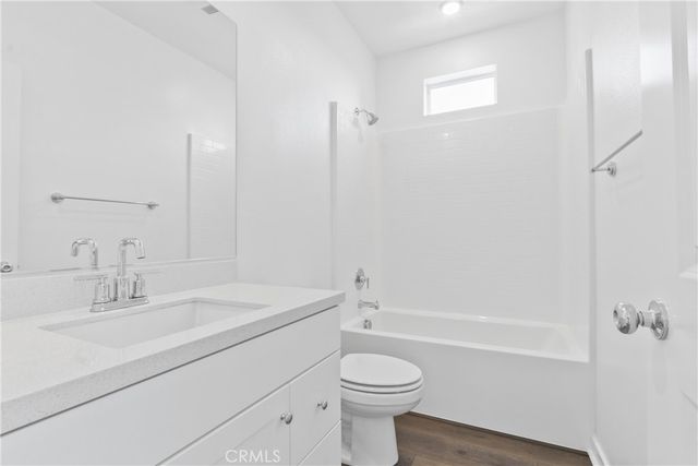 960 N Tangent Privado 305, Ontario, CA 91764