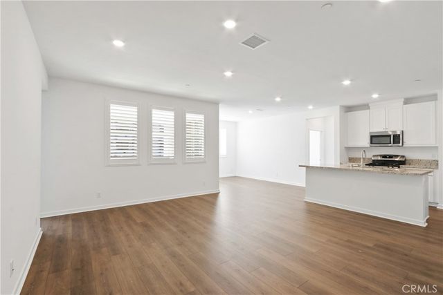 960 N Tangent Privado 305, Ontario, CA 91764
