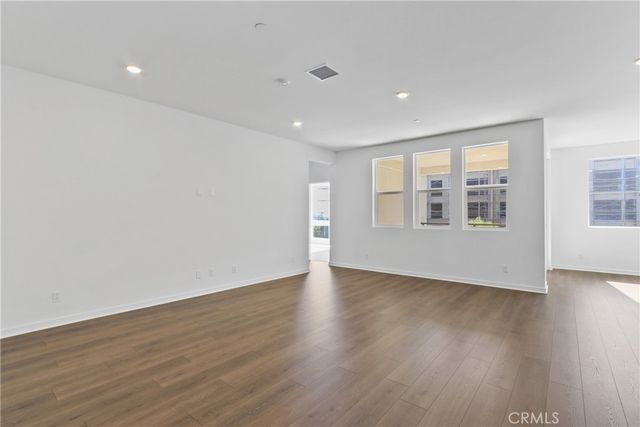 960 N Tangent Privado 305, Ontario, CA 91764