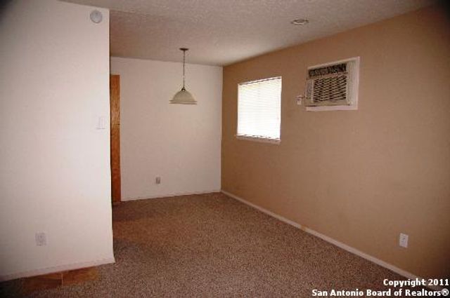414 Kings Ct Apt C, San Antonio, TX 78212