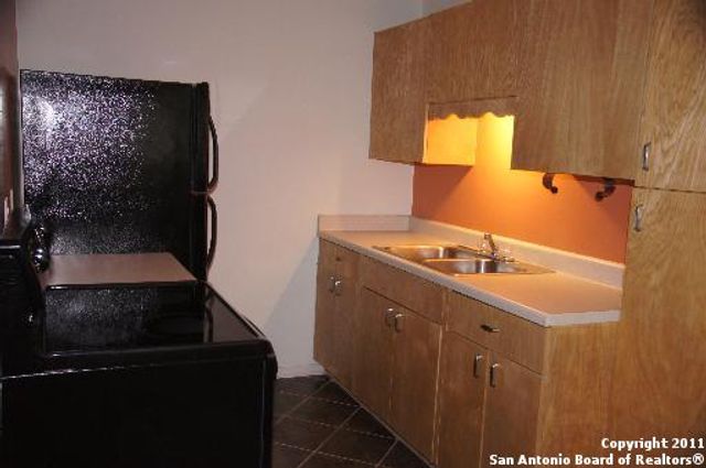 414 Kings Ct Apt C, San Antonio, TX 78212