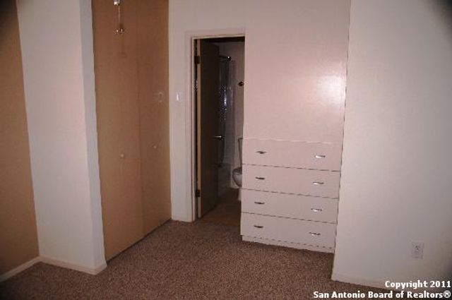 414 Kings Ct Apt C, San Antonio, TX 78212