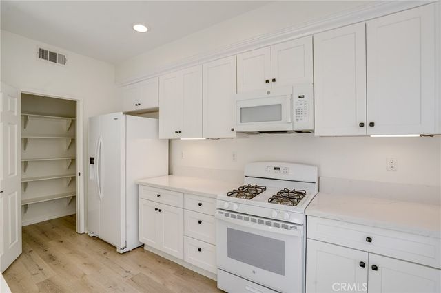 33580 Willow Haven 102, Murrieta, CA 92563