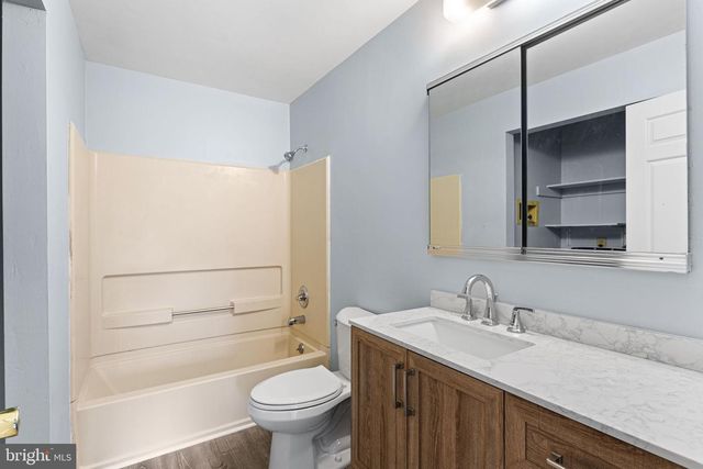 325 TAVISTOCK, Cherry Hill, NJ 08034