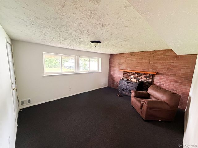 21 Craig Road, Islip Terrace, NY 11752