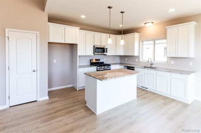 53207 Woodland Meadows, Chesterfield Township, MI 48047