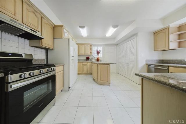 6318 Eileen Avenue, Los Angeles, CA 90043