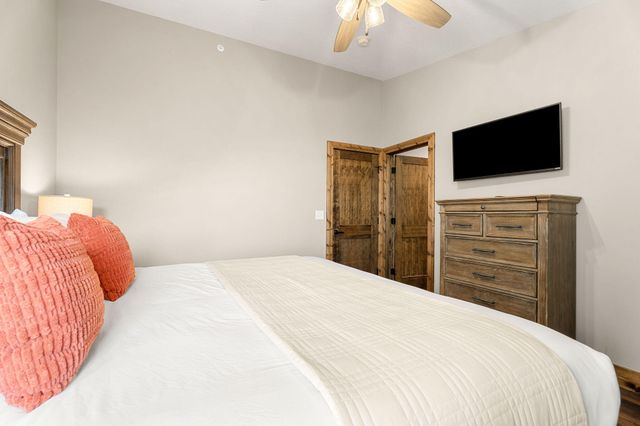 280 Indian Summer Lane 732, Branson, MO 65616