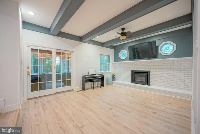 536 PERRY DR, Mount Laurel, NJ 08054