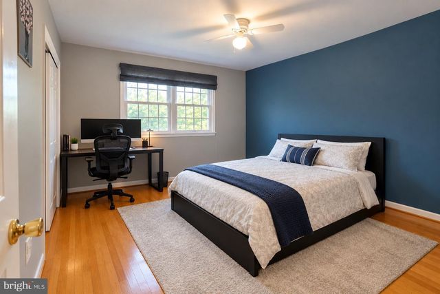 536 PERRY DR, Mount Laurel, NJ 08054