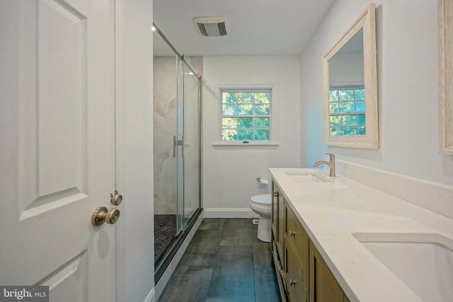 536 PERRY DR, Mount Laurel, NJ 08054