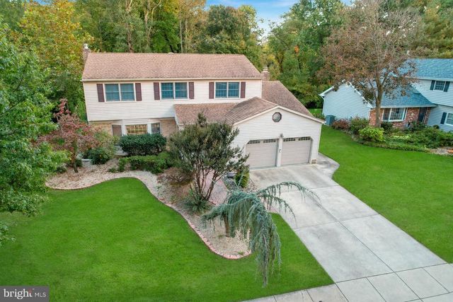 536 PERRY DR, Mount Laurel, NJ 08054