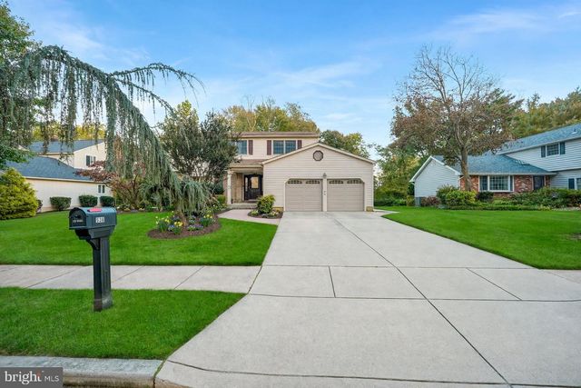 536 PERRY DR, Mount Laurel, NJ 08054