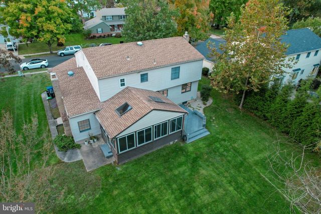 536 PERRY DR, Mount Laurel, NJ 08054