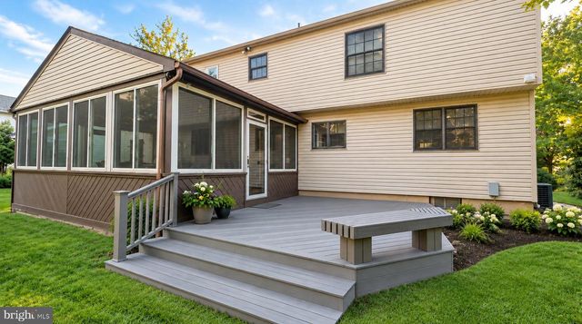 536 PERRY DR, Mount Laurel, NJ 08054