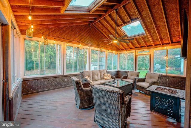536 PERRY DR, Mount Laurel, NJ 08054