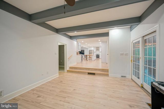 536 PERRY DR, Mount Laurel, NJ 08054
