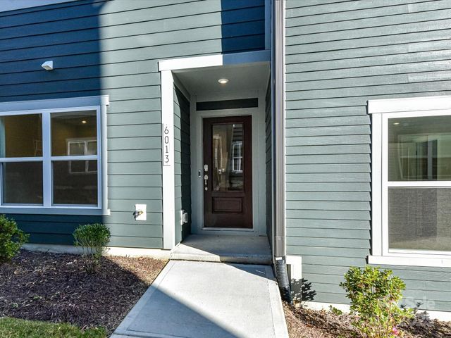 6013 Pivot Court, Charlotte, NC 28205