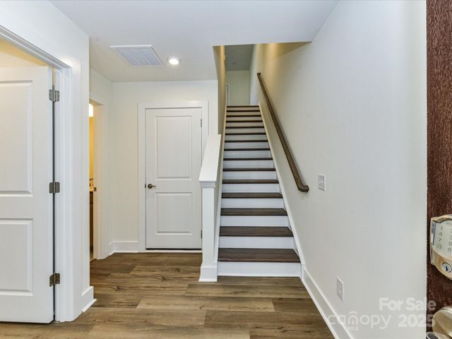 6013 Pivot Court, Charlotte, NC 28205