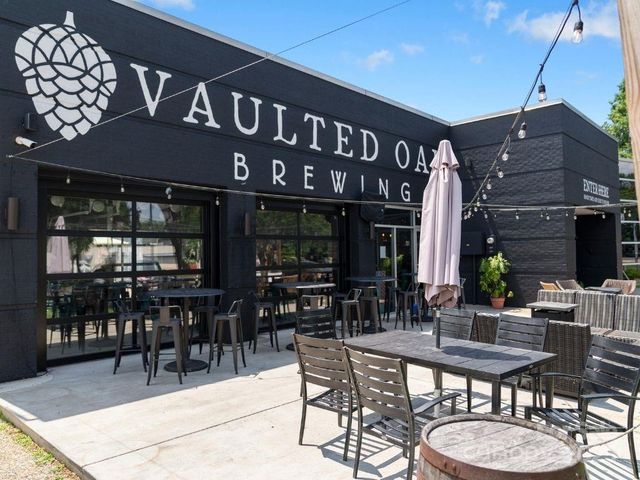 6013 Pivot Court, Charlotte, NC 28205