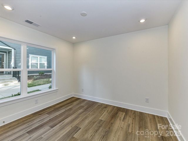 6013 Pivot Court, Charlotte, NC 28205