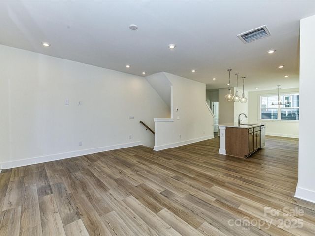 6013 Pivot Court, Charlotte, NC 28205