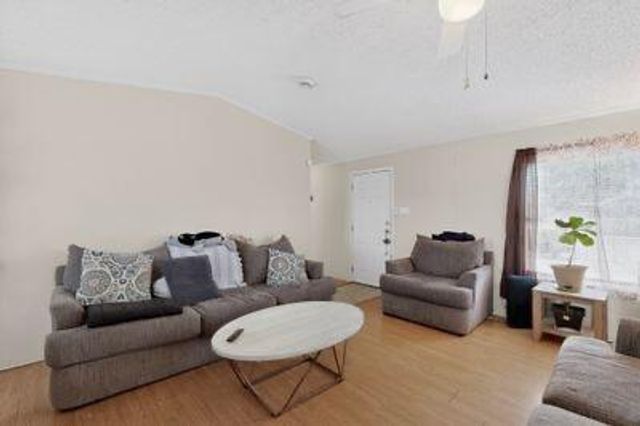 1742 Chamisa Avenue SE, Los Lunas, NM 87031