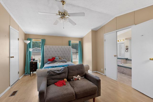 1742 Chamisa Avenue SE, Los Lunas, NM 87031