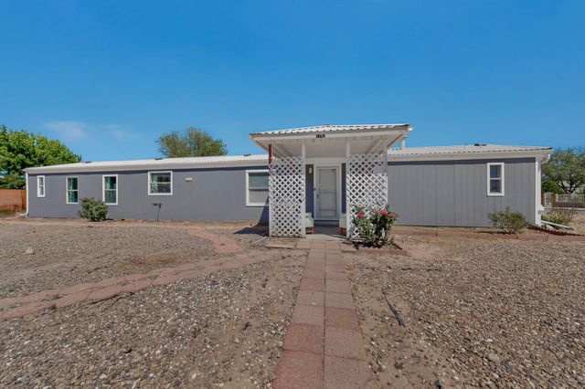 1742 Chamisa Avenue SE, Los Lunas, NM 87031