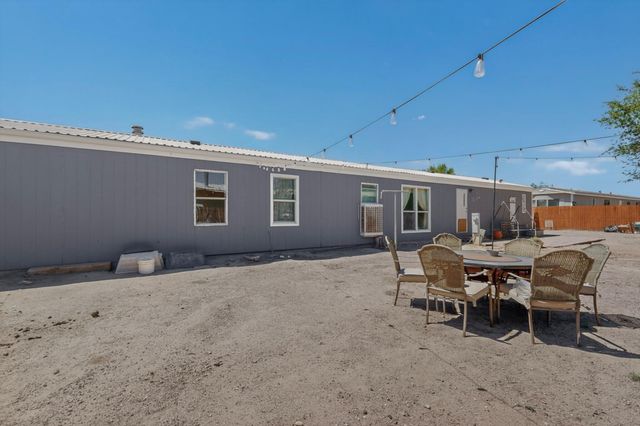1742 Chamisa Avenue SE, Los Lunas, NM 87031