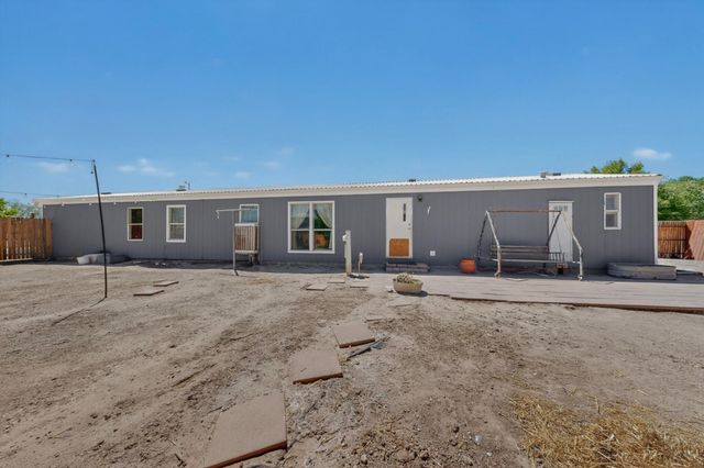 1742 Chamisa Avenue SE, Los Lunas, NM 87031