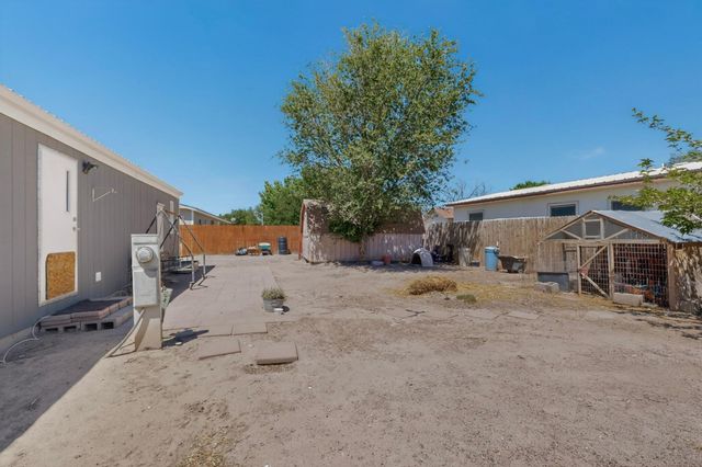 1742 Chamisa Avenue SE, Los Lunas, NM 87031