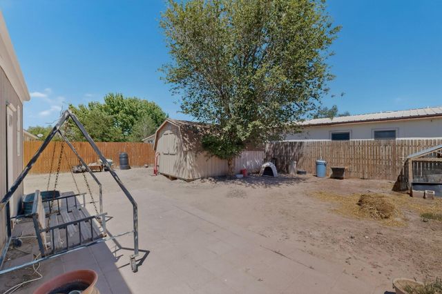 1742 Chamisa Avenue SE, Los Lunas, NM 87031