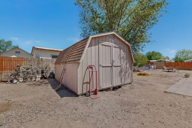 1742 Chamisa Avenue SE, Los Lunas, NM 87031