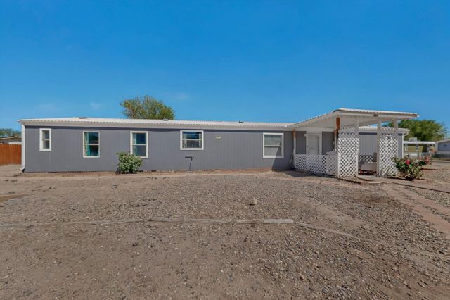 1742 Chamisa Avenue SE, Los Lunas, NM 87031