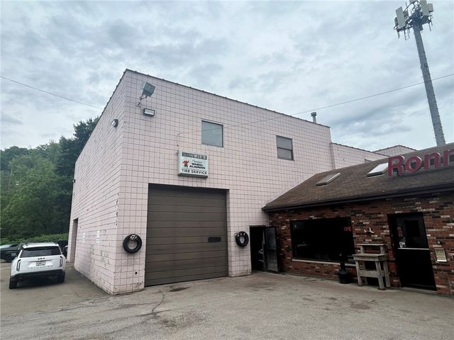 1657 Saw Mill Run Blvd, Overbrook, PA 15210