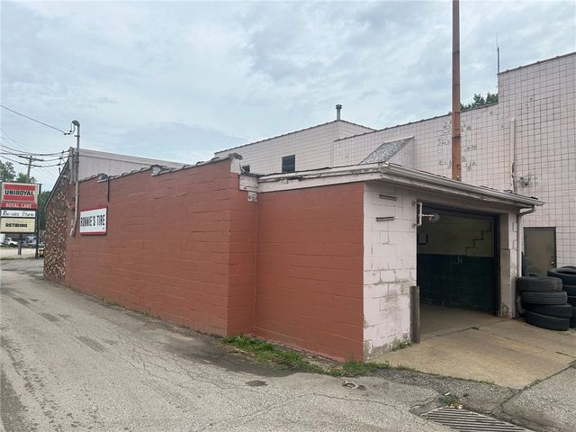 1657 Saw Mill Run Blvd, Overbrook, PA 15210