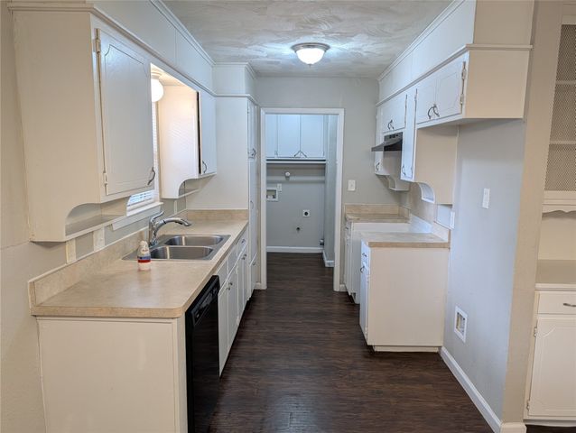 6324 Regal Road, Forest Hill, TX 76119