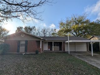 6324 Regal Road, Forest Hill, TX 76119