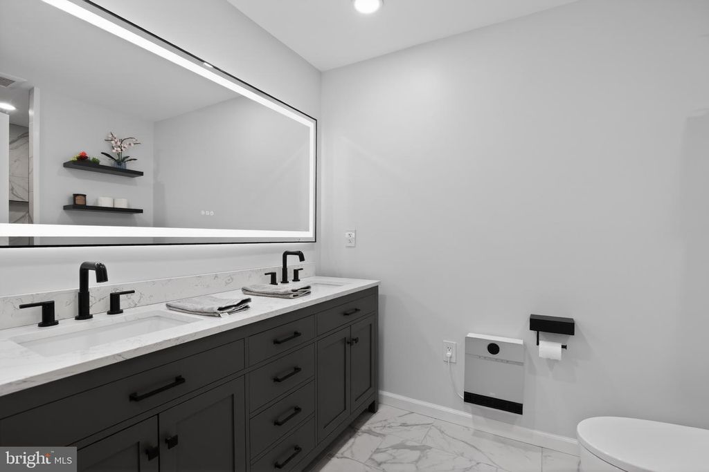 Image 21 of property listing at 213 BINNACLE CT, Lusby, MD 20657