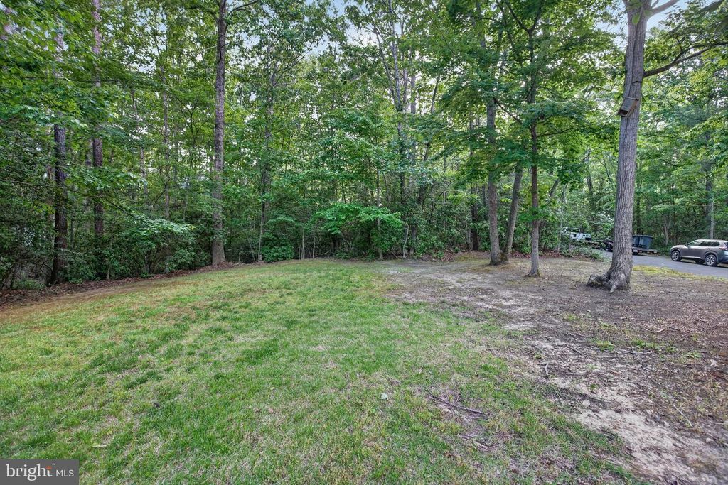 Image 29 of property listing at 213 BINNACLE CT, Lusby, MD 20657