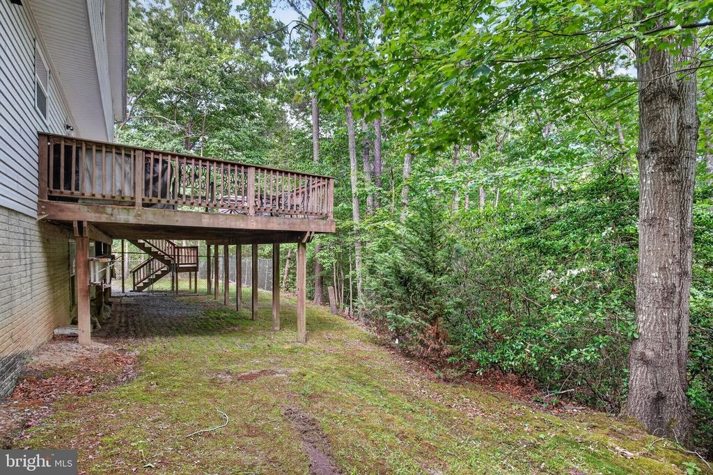 Image 30 of property listing at 213 BINNACLE CT, Lusby, MD 20657