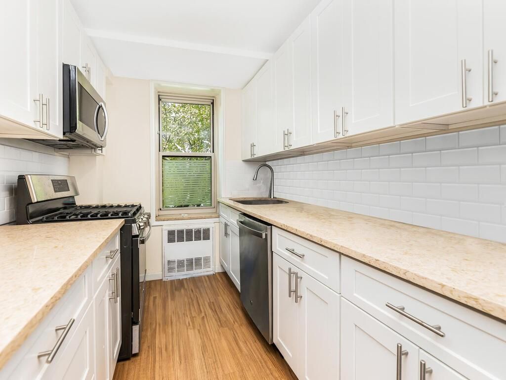 629 KAPPOCK Street 1N, Bronx, NY 10463