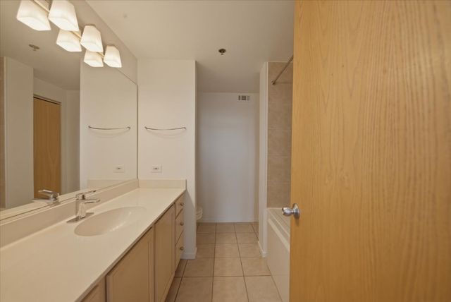 1250 W Van Buren Street 514, Chicago, IL 60607