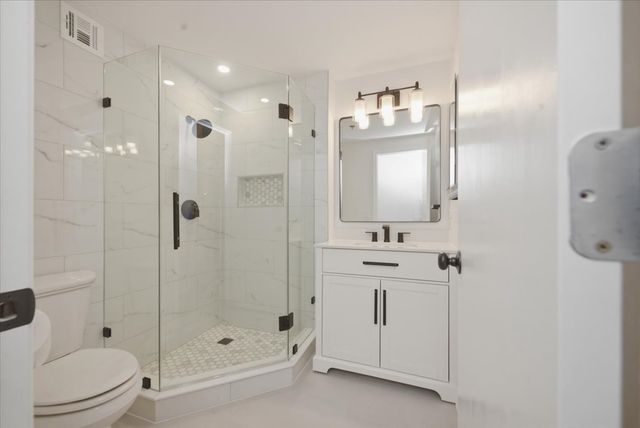 1250 W Van Buren Street 514, Chicago, IL 60607