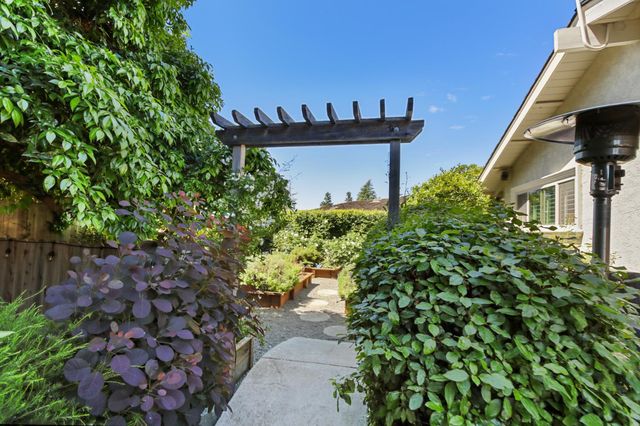 44349 N El Macero Dr, El Macero, CA 95618