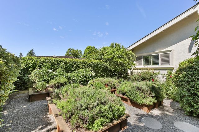 44349 N El Macero Dr, El Macero, CA 95618