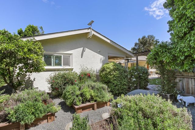 44349 N El Macero Dr, El Macero, CA 95618