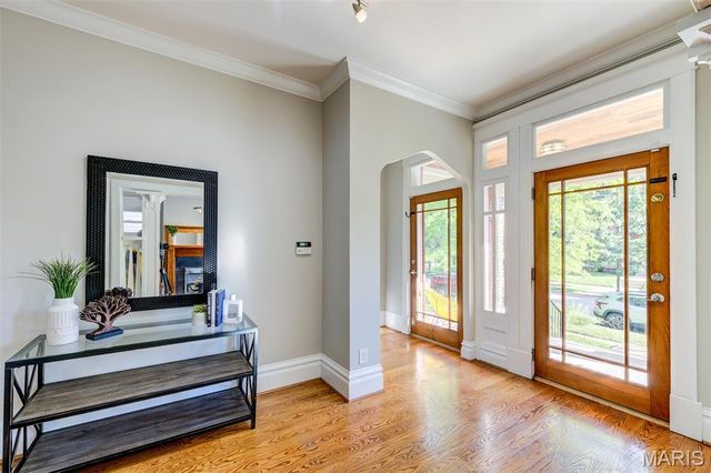 5782 McPherson Avenue, St Louis, MO 63112